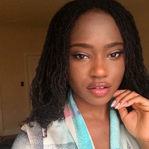 Meet your Posher, Débora